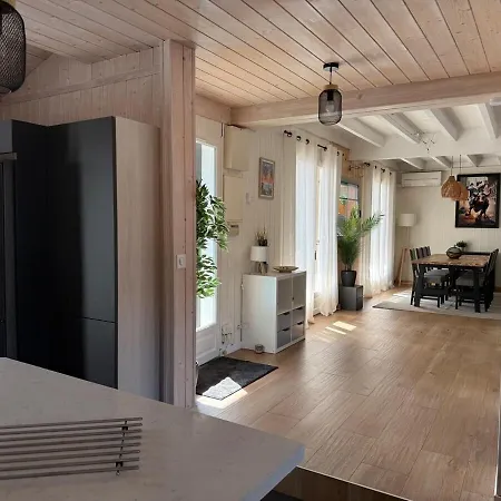 Claouey Jane 1ere Ligne Vue Bassin & Villa