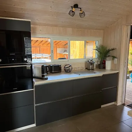 Claouey Jane 1ère Ligne Vue Bassin&spa *