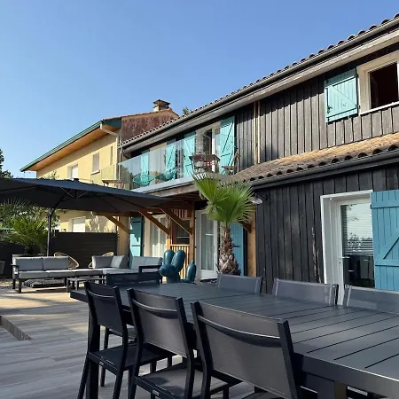 Claouey Jane 1ere Ligne Vue Bassin & Villa